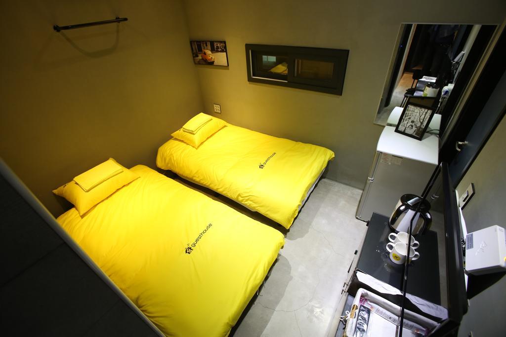 24 Guesthouse Garosugil - Gangnam Szöul Szoba fotó