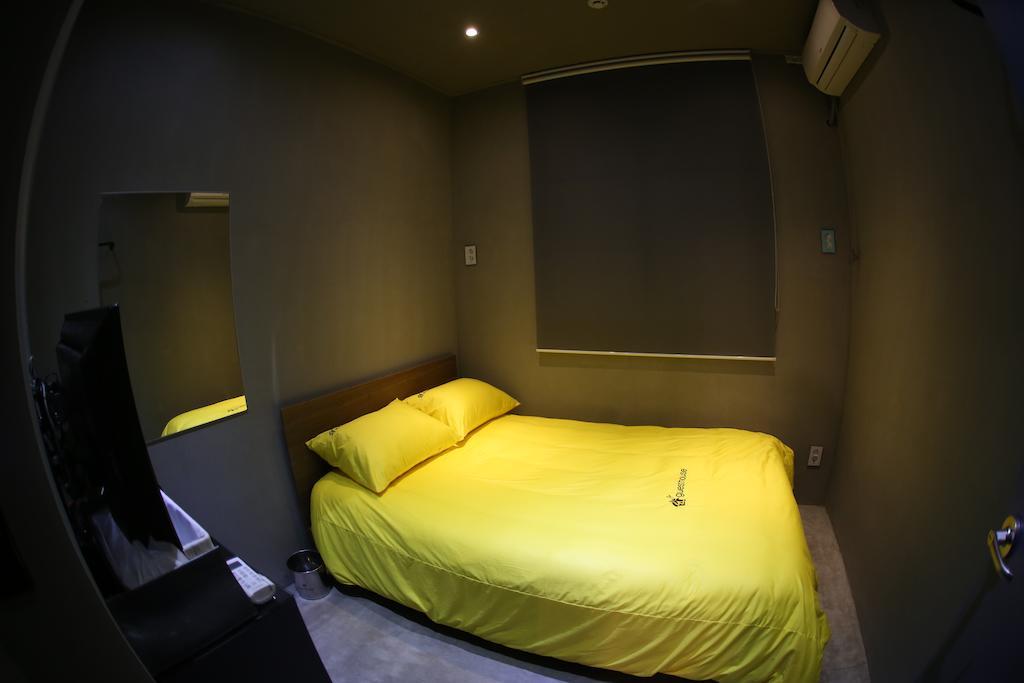 24 Guesthouse Garosugil - Gangnam Szöul Szoba fotó