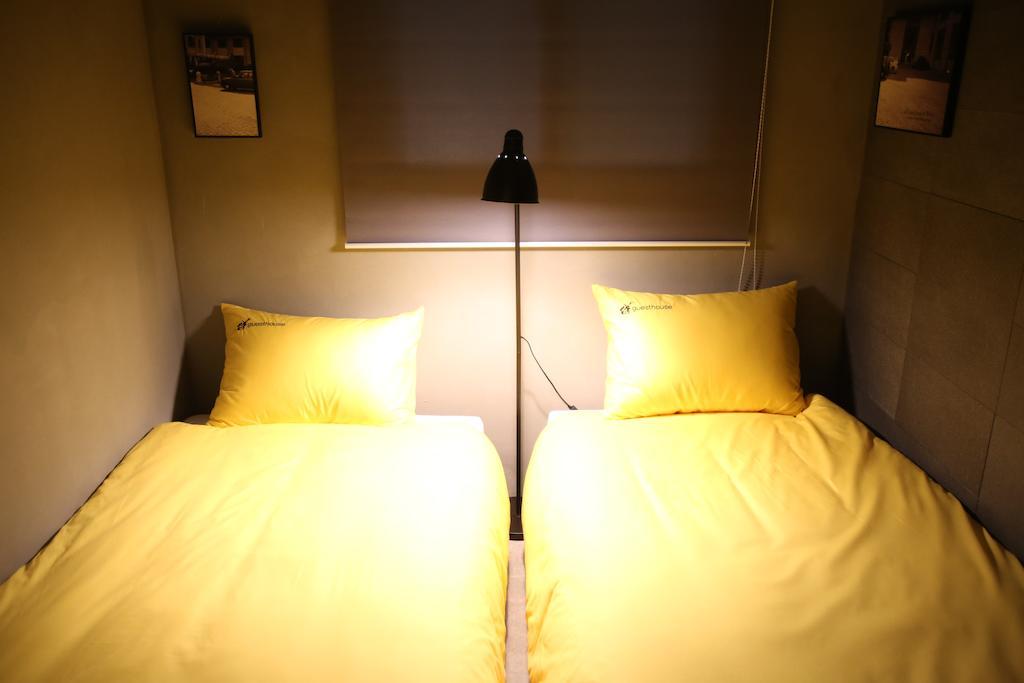 24 Guesthouse Garosugil - Gangnam Szöul Szoba fotó