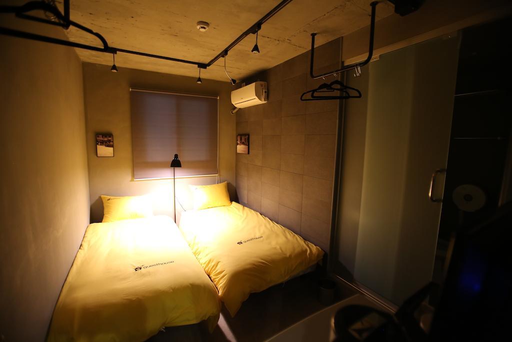 24 Guesthouse Garosugil - Gangnam Szöul Szoba fotó