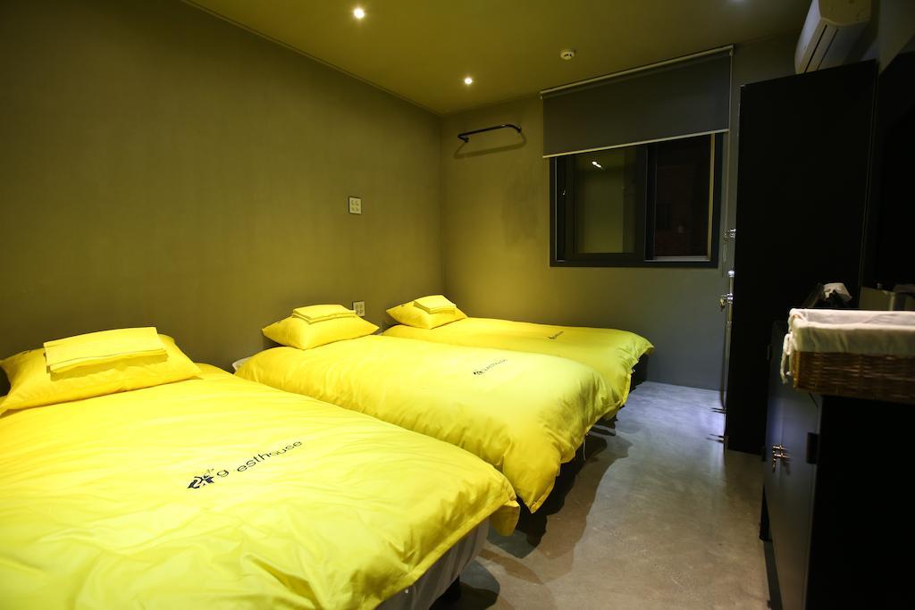 24 Guesthouse Garosugil - Gangnam Szöul Szoba fotó