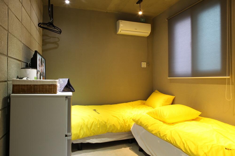 24 Guesthouse Garosugil - Gangnam Szöul Szoba fotó