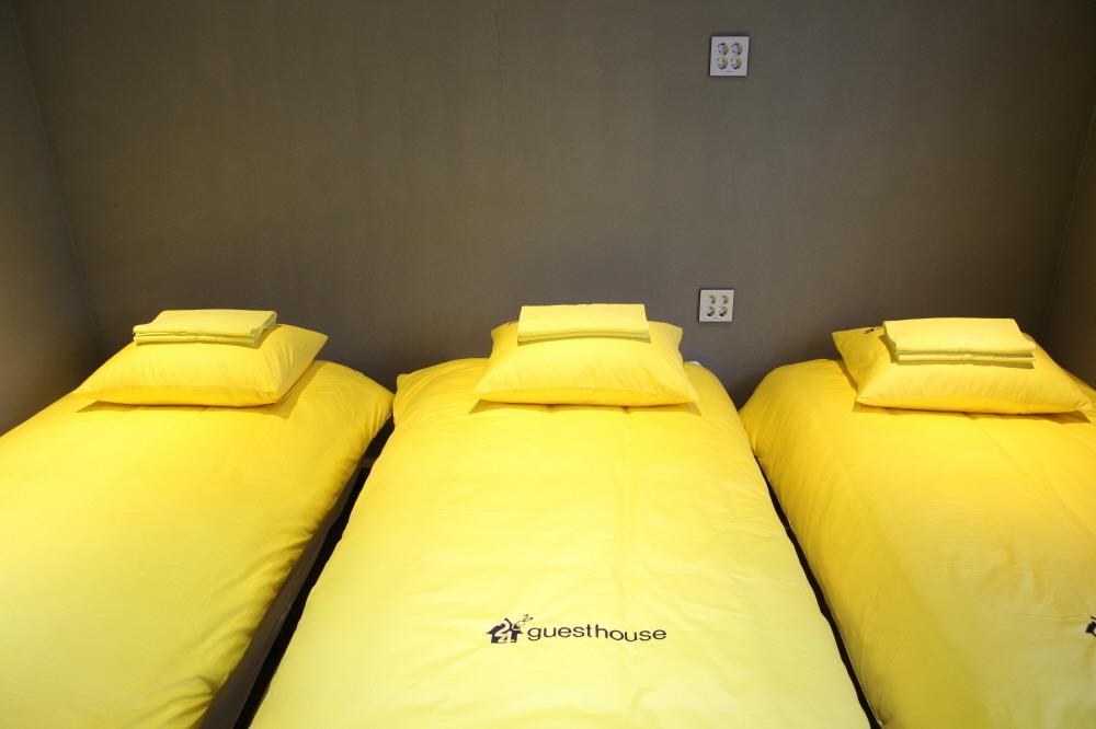 24 Guesthouse Garosugil - Gangnam Szöul Szoba fotó